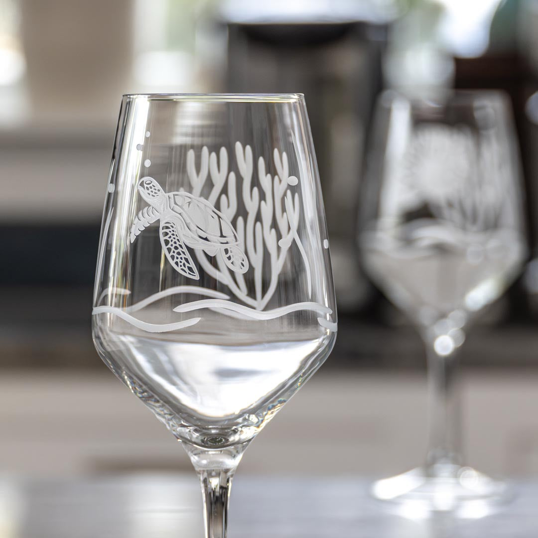 Sea Turtle 19.5oz All Purpose Wine Glass by Rolf Glass