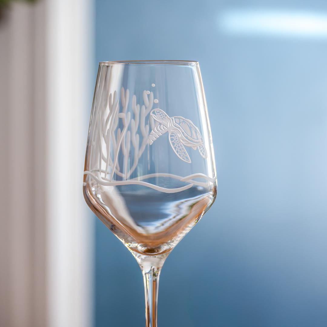 Sea Turtle 19.5oz All Purpose Wine Glass by Rolf Glass