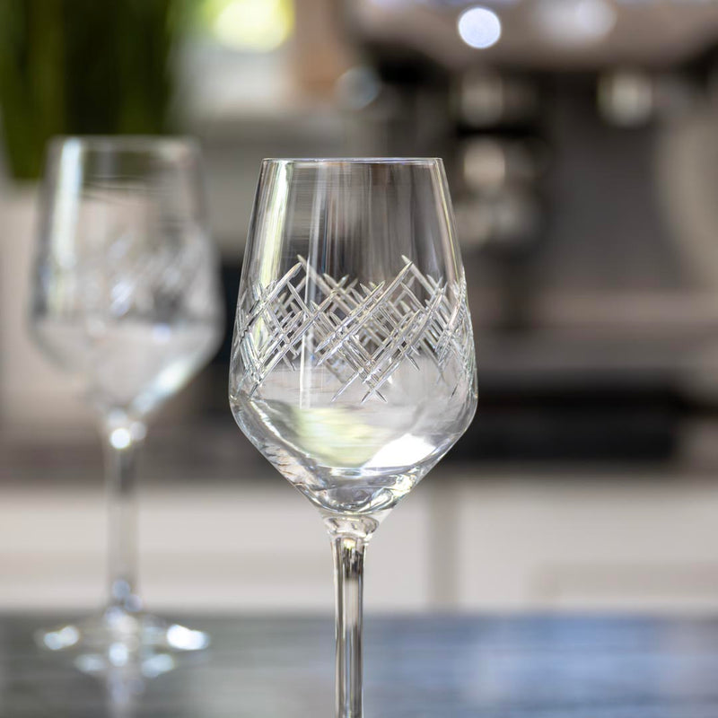 Rolf Glass Argyle 10.75oz White Wine Glass close up of engraving