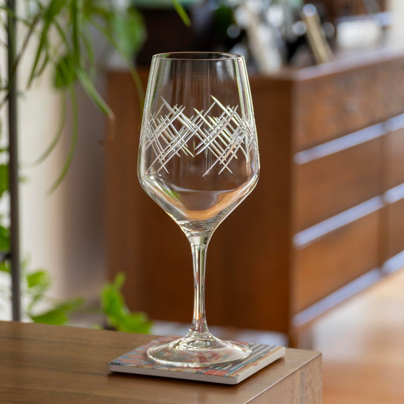 Rolf Glass Argyle 19.5oz All Purpose Wine Glass showing off it's detailed engraving and polishing