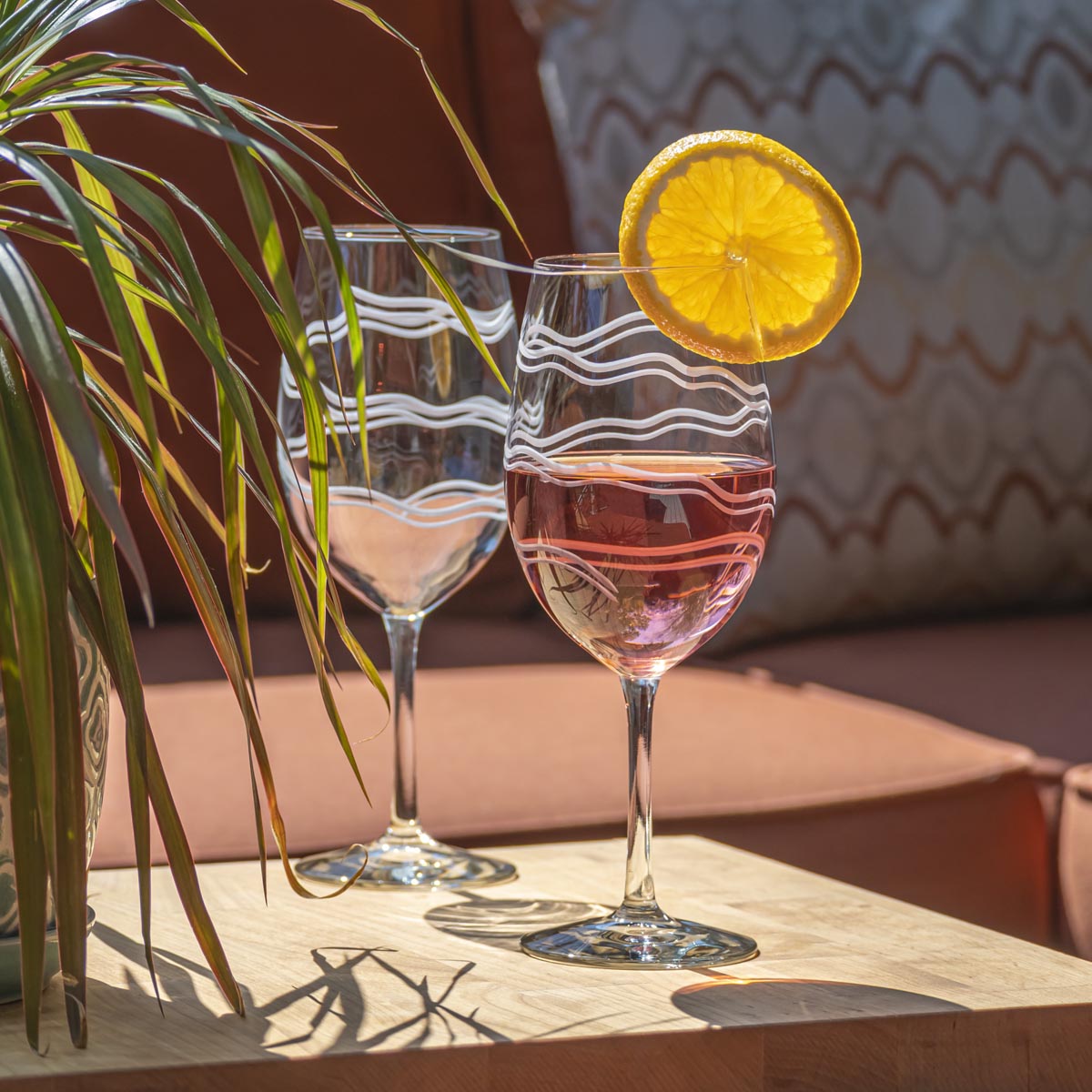 Good Vibrations 18oz All Purpose Wine | Set of 4 - Thumbnail 3