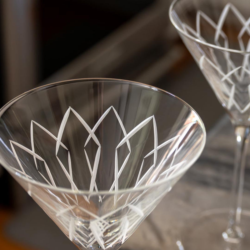 Rolf Glass Mid-Century Modern 10oz Martini Cocktail Glass detailed engraving