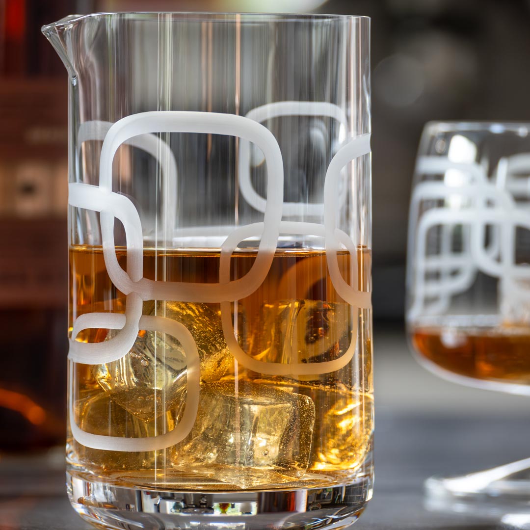 Mid Century Modern Cocktail Mixing Glass close up of engraving by Rolf Glass