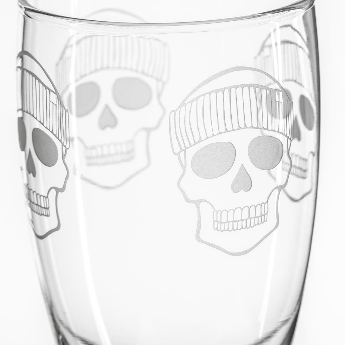 Rolf Glass Numbskulls 20oz Large Pilsner Beer Glass detailed engraving of a skull wearing a beanie