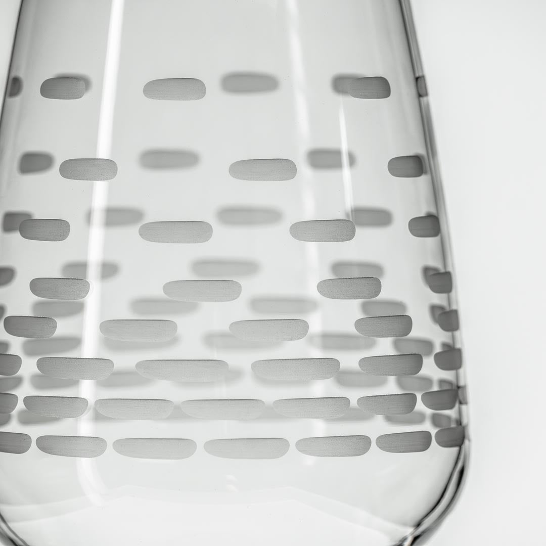 Rolf Glass Strata 19.5oz All Purpose Wine Glass close up of engraving