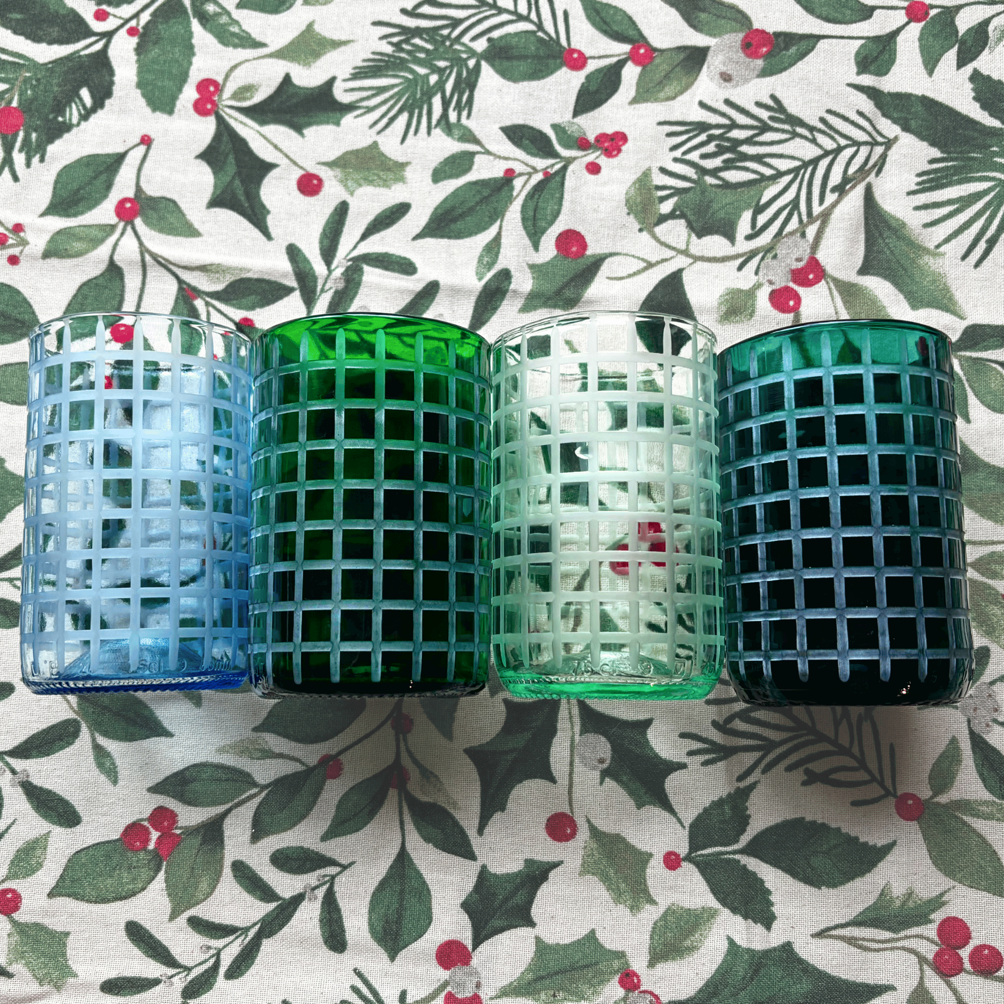 Rolf Glass Twice Around Mosaic Set of 4 Holiday tablecloth