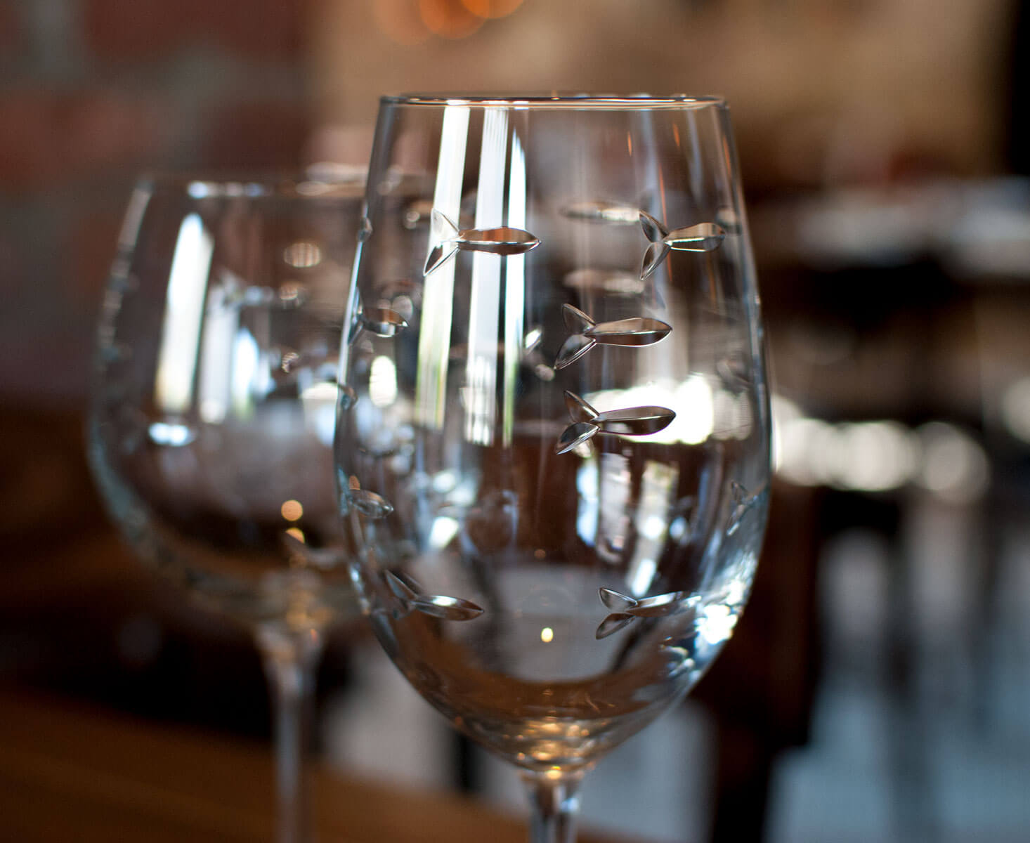 Rolf Glass School of Fish 18oz All Purpose Wine Glass